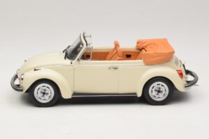 Volkswagen 1303 Descapotável Cream White Norev 1:18 188535 Metal - imagem 3 de 6