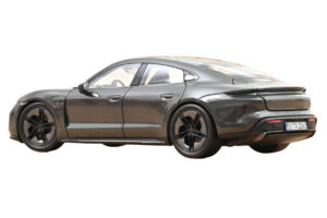Porsche Taycan Turbo S Slate Grey Neo Norev 1:18 187654 Metal - imagem 3 de 5