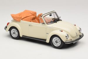 Volkswagen 1303 Descapotável Cream White Norev 1:18 188535 Metal - imagem 4 de 6