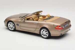 Mercedes SL500 R230 Travertine Beige Norev 1:18 183843 Metal - imagem 8 de 9