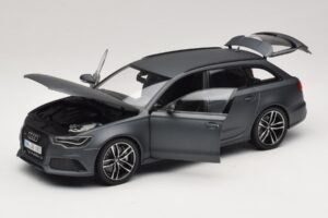 Audi RS6 C7 Avant Daytona Grey Minichamps 1:18 5011216225 Metal - imagem 3 de 8