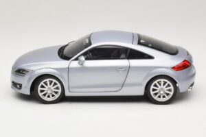 Audi TT 8N Silverblue Metallic Minichamps 1:18 100015020 Metal - imagem 4 de 8