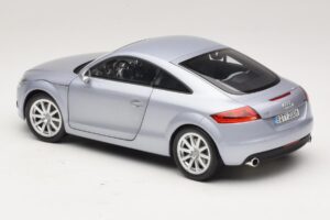Audi TT 8N Silverblue Metallic Minichamps 1:18 100015020 Metal - imagem 7 de 8