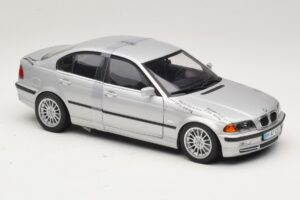BMW 3-Series E46 6-Cylinder Prata UT Models 1:18 20512 Metal - imagem 4 de 6