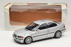 BMW 3-Series E46 6-Cylinder Prata UT Models 1:18 20512 Metal - imagem 6 de 6