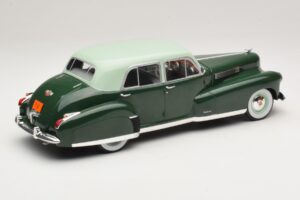 Cadillac Fleetwood Series 60 Special Verde MCG 1:18 MCG18657 Metal - imagem 2 de 6