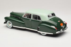 Cadillac Fleetwood Series 60 Special Verde MCG 1:18 MCG18657 Metal - imagem 5 de 6