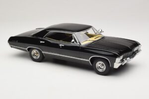 Chevrolet Impala Preto MCG 1:18 MCG181006 Metal - imagem 4 de 6