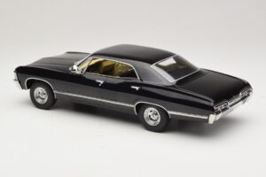 Chevrolet Impala Preto MCG 1:18 MCG181006 Metal - imagem 5 de 6