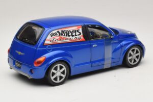 Chrysler PT Cruiser Entrega Azul Hot Wheels 1:18 29616 Metal - imagem 2 de 7