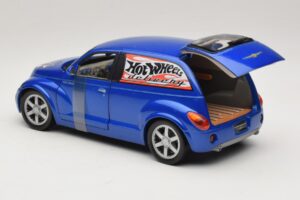 Chrysler PT Cruiser Entrega Azul Hot Wheels 1:18 29616 Metal - imagem 4 de 7