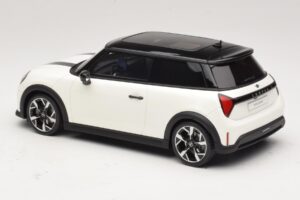 Mini Cooper S F66 Nanuq White Metallic Otto 1:18 OT1245 Resina - imagem 5 de 6