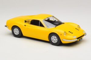 Ferrari Dino 246 GT Amarelo MCG 1:18 MCG18168 Metal - imagem 4 de 6