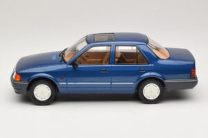Ford Orion Mk2 1.6i Metallic Blue MCG 1:18 MCG18490 Metal - imagem 3 de 6