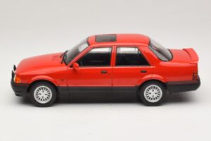 Ford Orion Mk2 1600E Vermelho MCG 1:18 MCG18488 Metal - imagem 3 de 6