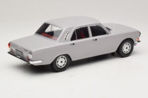 GAZ Volga GAZ-24-10 Cinzento MCG 1:18 MCG18016 Metal - imagem 2 de 6