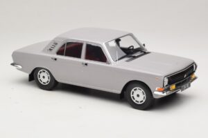 GAZ Volga GAZ-24-10 Cinzento MCG 1:18 MCG18016 Metal - imagem 4 de 6