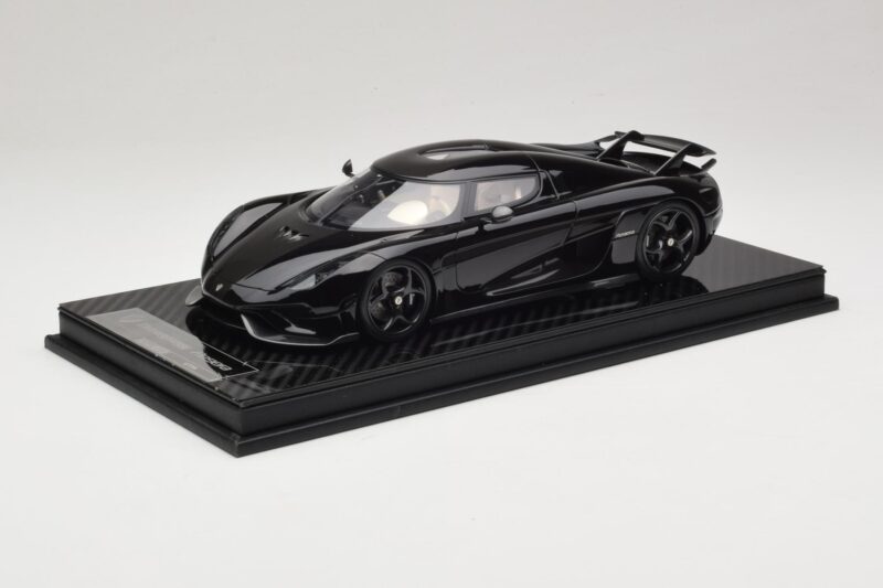 Koenigsegg Regera Preto Pacote de Carbono Interior Bege FrontiArt 1:18 REMC042 Resina
