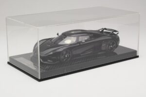 Koenigsegg Regera Preto Pacote de Carbono Interior Bege FrontiArt 1:18 REMC042 Resina - imagem 6 de 7