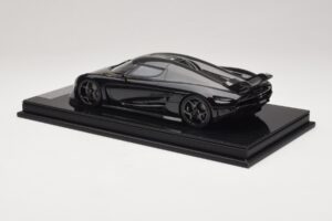 Koenigsegg Regera Preto Pacote de Carbono FrontiArt 1:18 F079-179 Resina - imagem 5 de 7