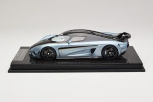Koenigsegg Regera Azul Pacote de Carbono FrontiArt 1:18 F079-173 Resina - imagem 3 de 7