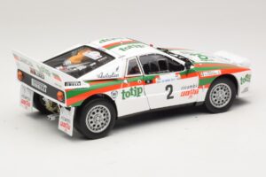Lancia 037 #2 A. Bettega / M. Perissinot Rally San Marino 1984 Kyosho 1:18 08306F Metal - imagem 3 de 8