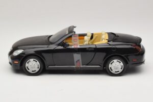Lexus SC430 Cabriolet Preto Motormax 1:18 73119 Metal - imagem 3 de 6