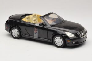 Lexus SC430 Cabriolet Preto Motormax 1:18 73119 Metal - imagem 4 de 6