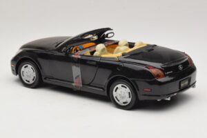 Lexus SC430 Cabriolet Preto Motormax 1:18 73119 Metal - imagem 5 de 6