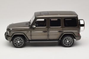 Mercedes G-Class W465 Indium Grey Norev 1:18 183036 Metal - imagem 3 de 6