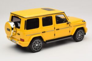 Mercedes G-Class W465 Sun Yellow Norev 1:18 183038 Metal - imagem 2 de 6
