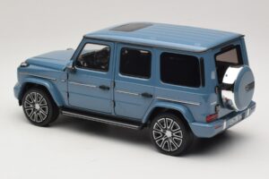 Mercedes G-Class W465 Vintage Blue Norev 1:18 183034 Metal - imagem 5 de 6