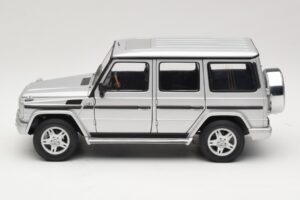 Mercedes G500 W463 LWB Edição Concessionário Prateado AUTOart 1:18 B66962142 Metal - imagem 4 de 8