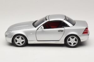Mercedes SLK230 R170 AMG Roadster Prata UT Models 1:18 26152 Metal - imagem 4 de 8