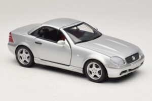 Mercedes SLK230 R170 AMG Roadster Prata UT Models 1:18 26152 Metal - imagem 6 de 8