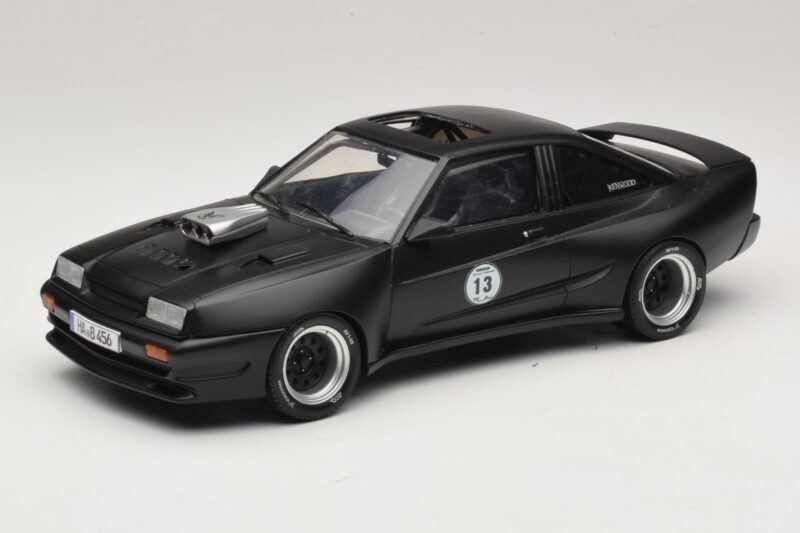 Opel Manta B Custom Preto Fosco Kenwood MCG 1:18 Opel Manta B Custom Preto Fosco Kenwood MCG 1:18 MCG18095 Metal