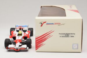 Panasonic Toyota Racing TF106 #12 R. Schumacher 2006 Minichamps 1:18 AM59557K Metal - imagem 6 de 7
