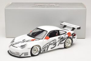 Porsche 911 996 GT3 RSR Branco 2005 Minichamps 1:18 WAP02160215 Metal - imagem 8 de 8