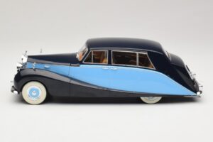 Rolls-Royce Silver Wraith Empress by Hooper Preto & Azul Escuro MCG 1:18 MCG18051 Metal - imagem 3 de 6