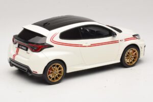 Toyota GR Yaris TGR Italy Edição Limitada Pure White Otto 1:18 OT1183 Resina - imagem 2 de 6