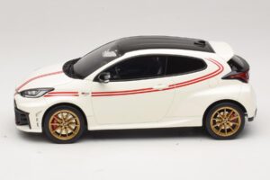 Toyota GR Yaris TGR Italy Edição Limitada Pure White Otto 1:18 OT1183 Resina - imagem 3 de 6