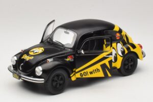 Volkswagen Beetle 1303 Go with Moon Solido 1:18 S1800519 Metal - imagem 2 de 8