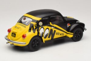 Volkswagen Beetle 1303 Go with Moon Solido 1:18 S1800519 Metal - imagem 3 de 8