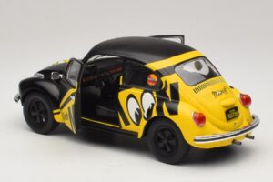Volkswagen Beetle 1303 Go with Moon Solido 1:18 S1800519 Metal - imagem 5 de 8