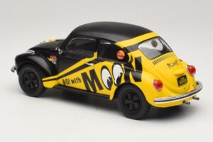 Volkswagen Beetle 1303 Go with Moon Solido 1:18 S1800519 Metal - imagem 7 de 8