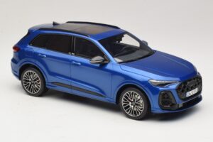 Audi SQ5 FY TFSI Ultra Azul Otto 1:18 OT1281 Resina - imagem 4 de 6