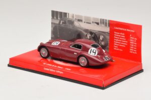 Alfa Romeo 8C 2900B #19 R. Sommer / C. Biondetti 24 Hours of Le Mans Winner 1938 Minichamps 1:43 403120473 Metal - imagem 3 de 4