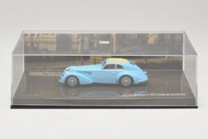 Alfa Romeo 8C 2900B Lungo Azul Claro Minichamps 1:43 436120420 Metal - imagem 5 de 5