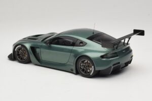 Aston Martin V12 Vantage GT3 Verde AUTOart 1:18 81306 Metal - imagem 5 de 6