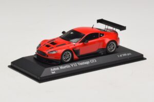 Aston Martin V12 Vantage GT3 Vermelho Minichamps 1:43 4371121392 Metal - imagem 2 de 4